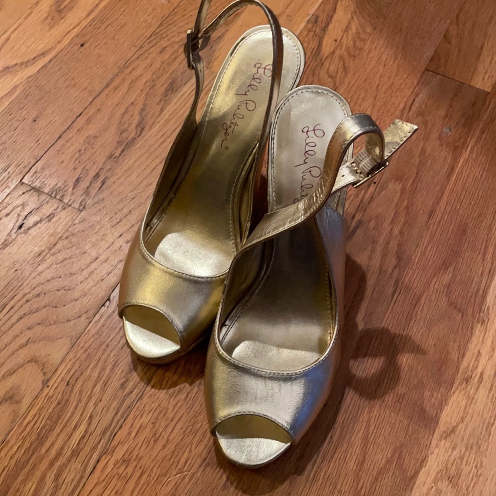 Lilly Pulitzer gold/straw wedges, size 6